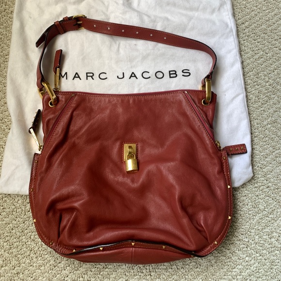 REDUCED Marc Jacobs shoulder hobo dark raspberry leather. Like new ! - Picture 2 of 9